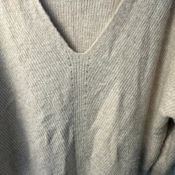 HYFVE Beige Oversized V-Neck Sweater Women’s Size Large Cozy Knit Pullover - Picture 3 of 6